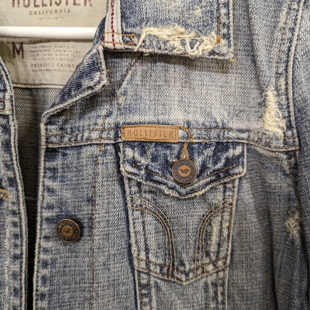Distressed denim jacket - Picture 2 of 5